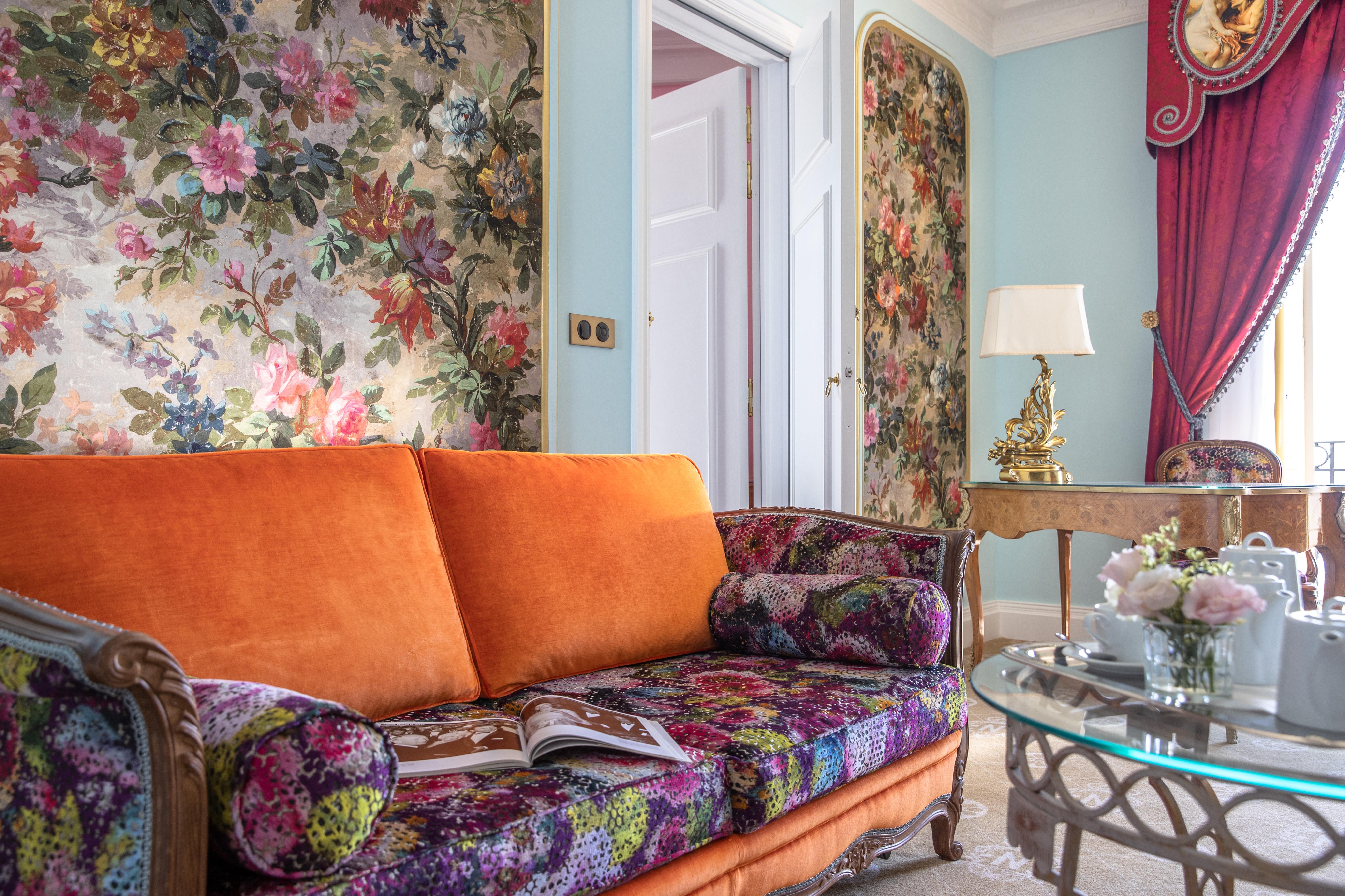 Hotel Le Negresco Nizza Esterno foto A suite at the Hotel de Crillon