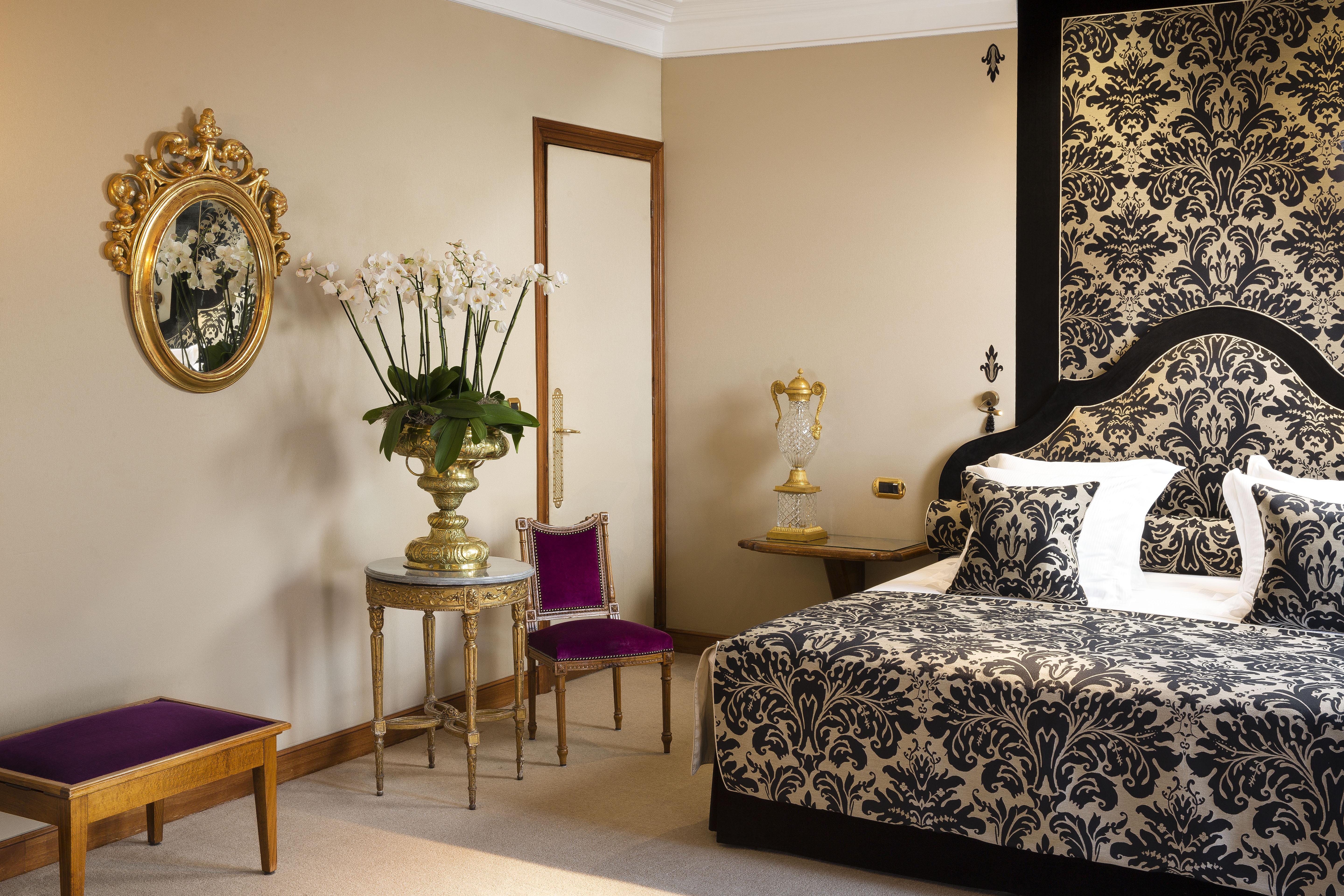 Hotel Le Negresco Nizza Esterno foto A room at the hotel