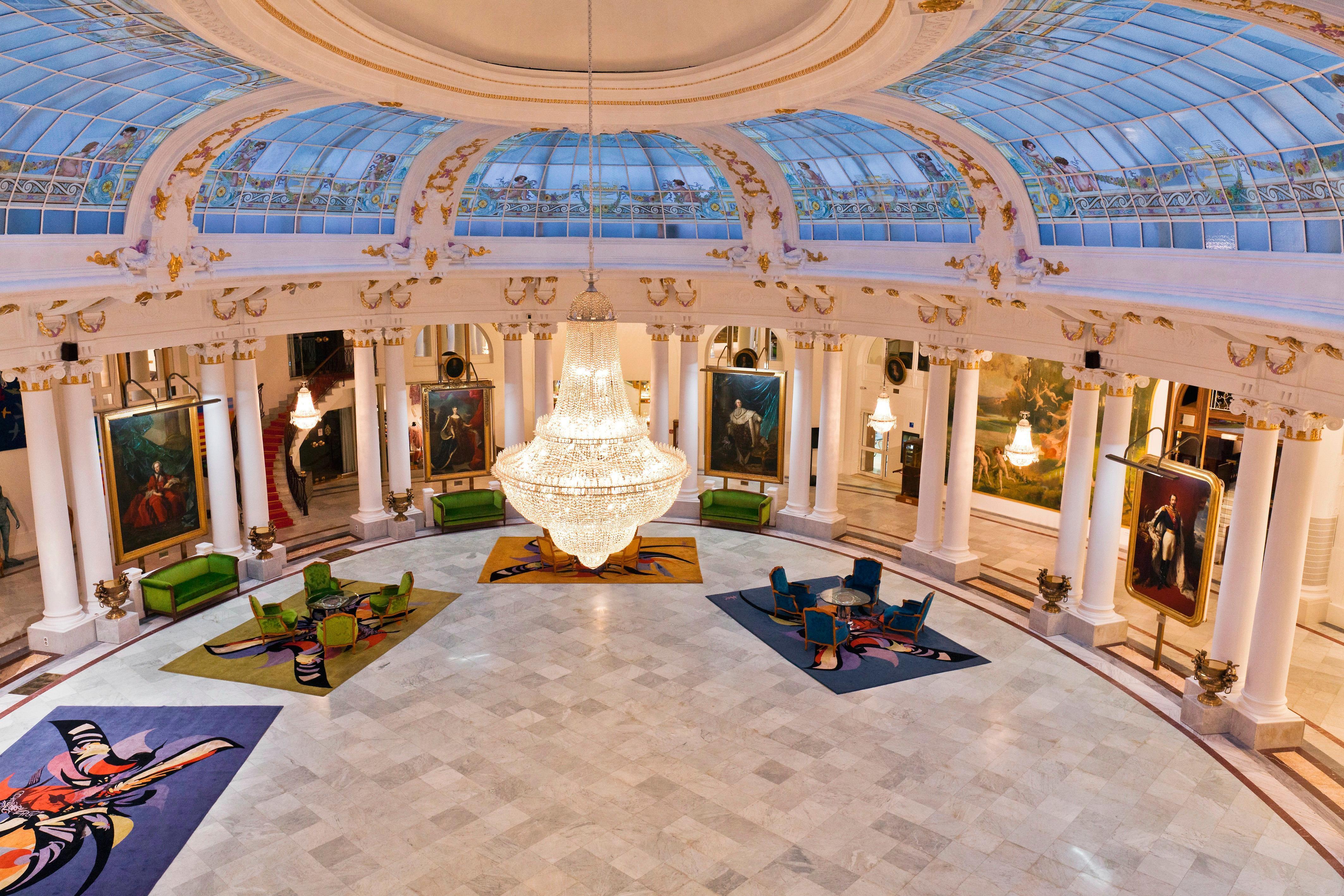 Hotel Le Negresco Nizza Esterno foto The lobby of the hotel
