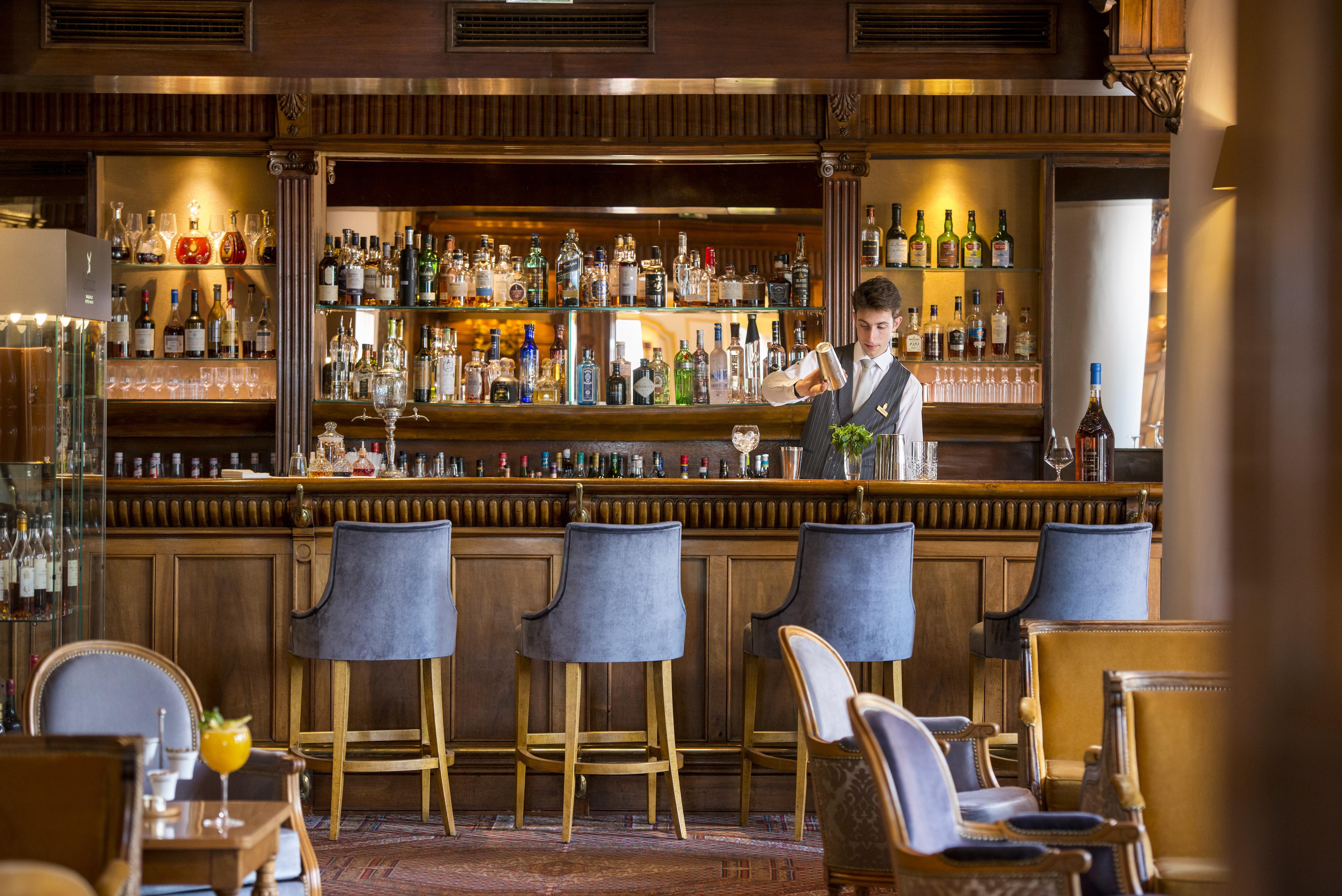 Hotel Le Negresco Nizza Esterno foto The bar at the hotel