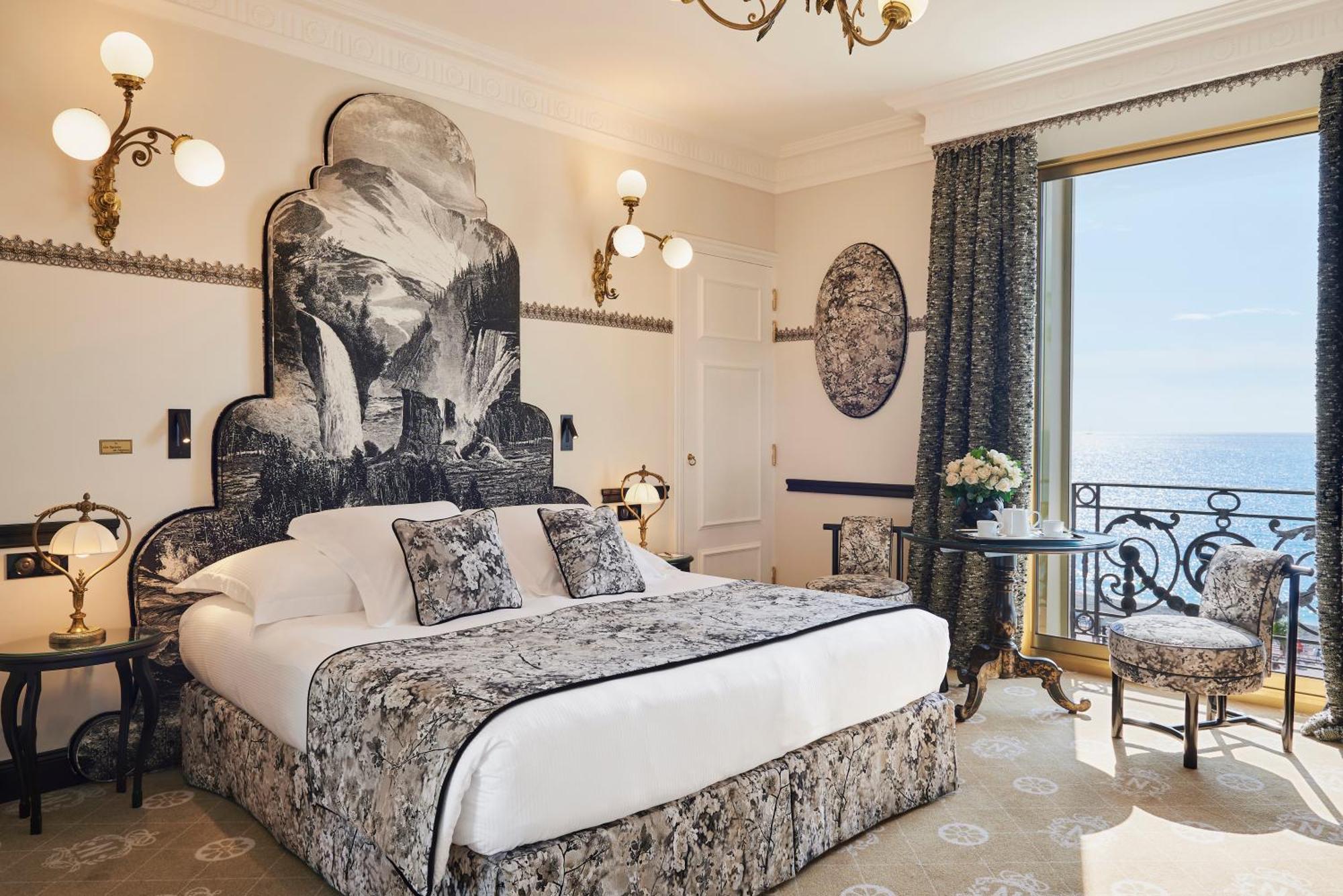 Hotel Le Negresco Nizza Esterno foto A room at the Hotel Excelsior
